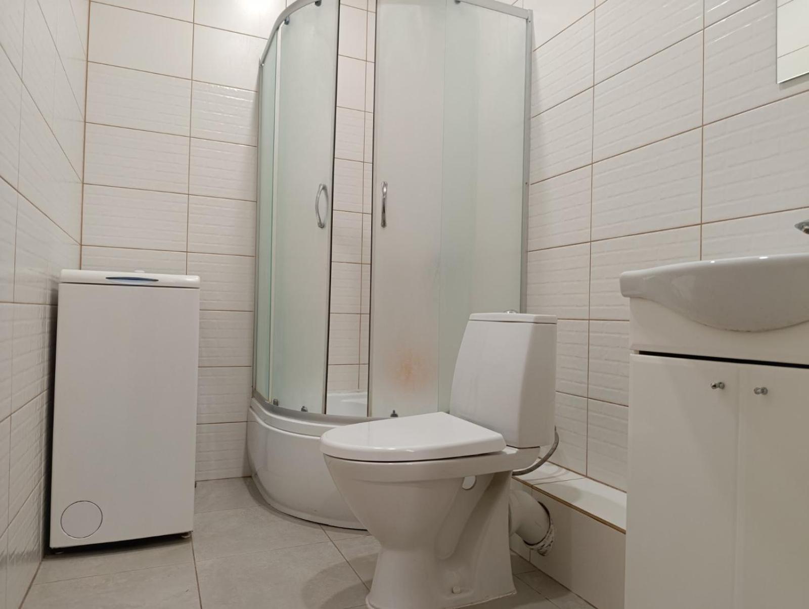 Квартира З Ремонтом Між Залізничним Вокзалом І Центром Lviv Kültér fotó